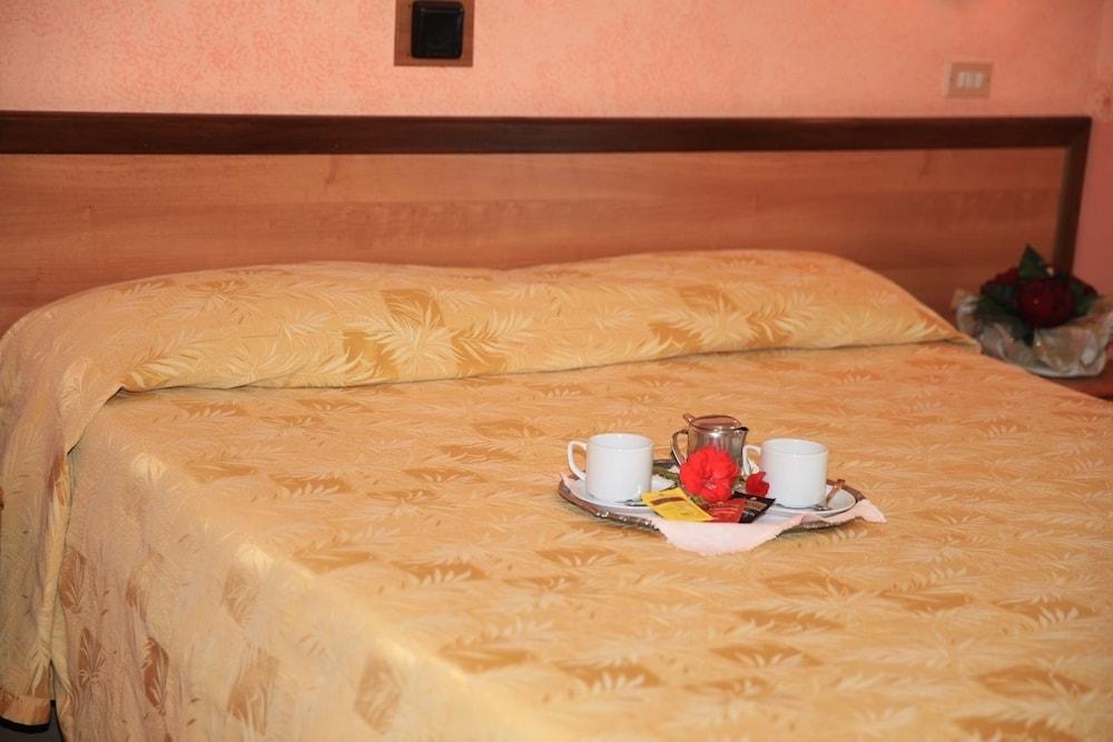 Hotel Ludovici فيوجّي المظهر الخارجي الصورة
