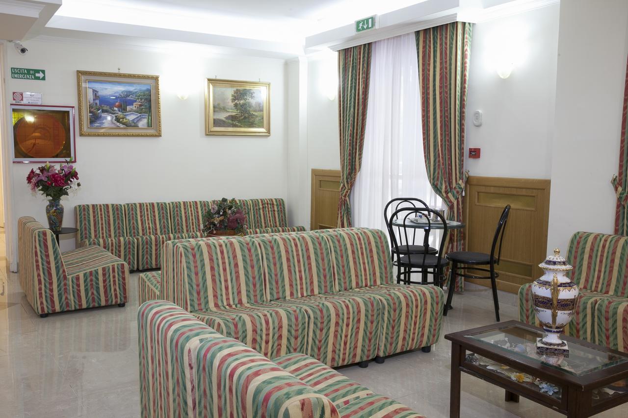 Hotel Ludovici فيوجّي المظهر الخارجي الصورة