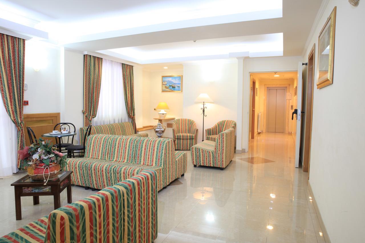 Hotel Ludovici فيوجّي المظهر الخارجي الصورة